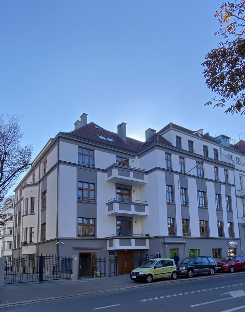 Stylowy lokal 55 m² w kamienicy z pełnym wyposażeniem biurowym